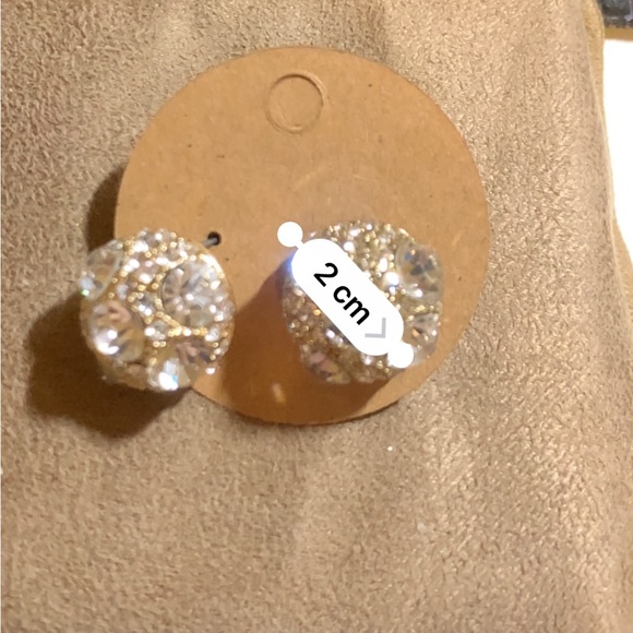 ⭐️*2/$10*⭐️ Clear Crystal Gold and Silver Plated Gem ball earrings-BRAND NEW - Picture 4 of 4